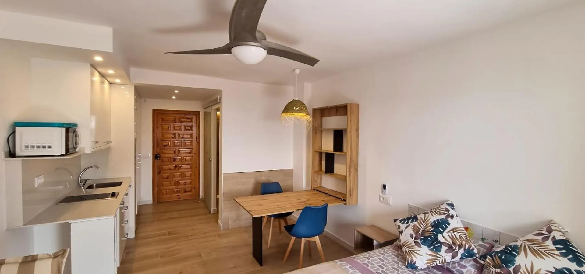 アパート Levante 24 Estudio Naturista Primera Linea ベラ